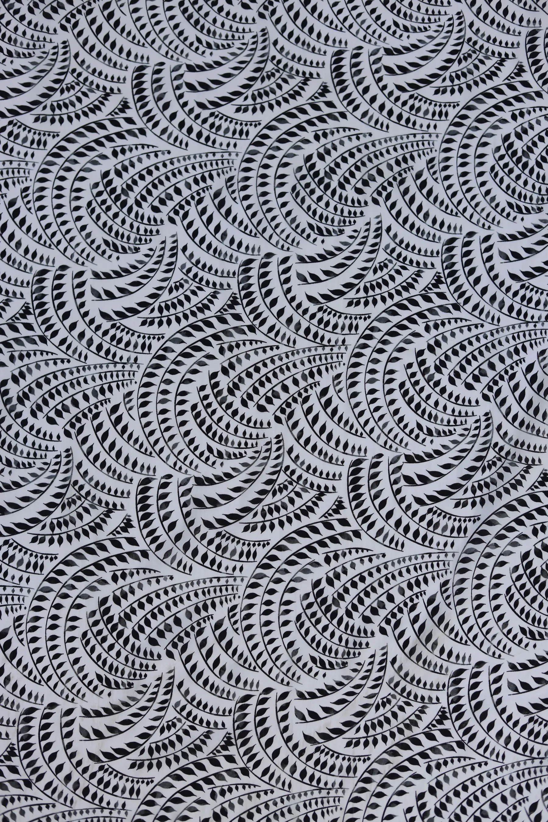 Black Off White Ornament Leaf Pattern Printed Natural Crepe Silk Fabric