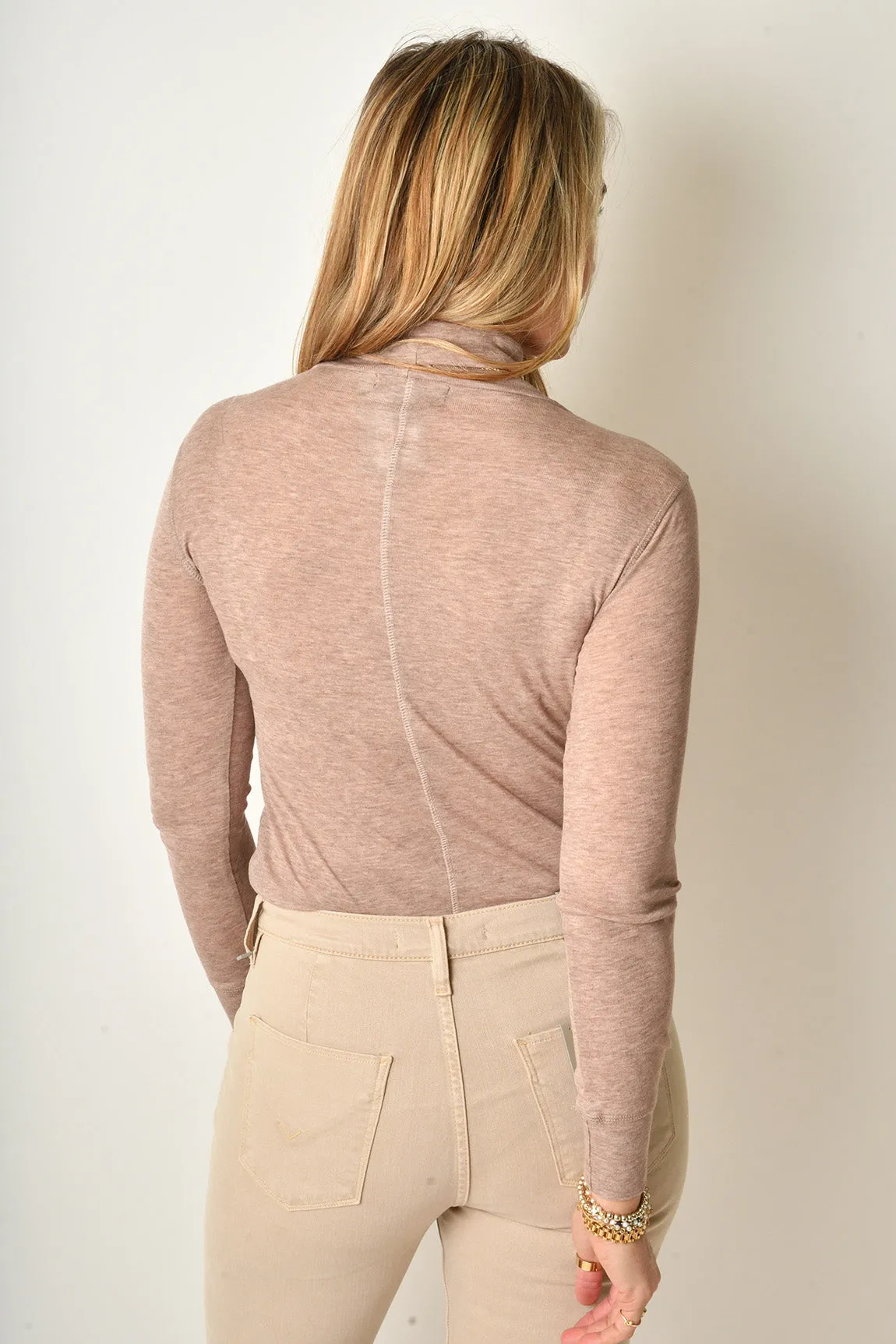 EXPOSED SEAMS MOCK NECK   Colors