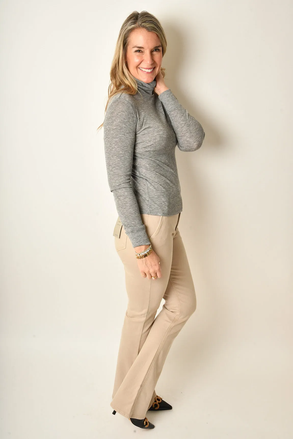 EXPOSED SEAMS MOCK NECK   Colors