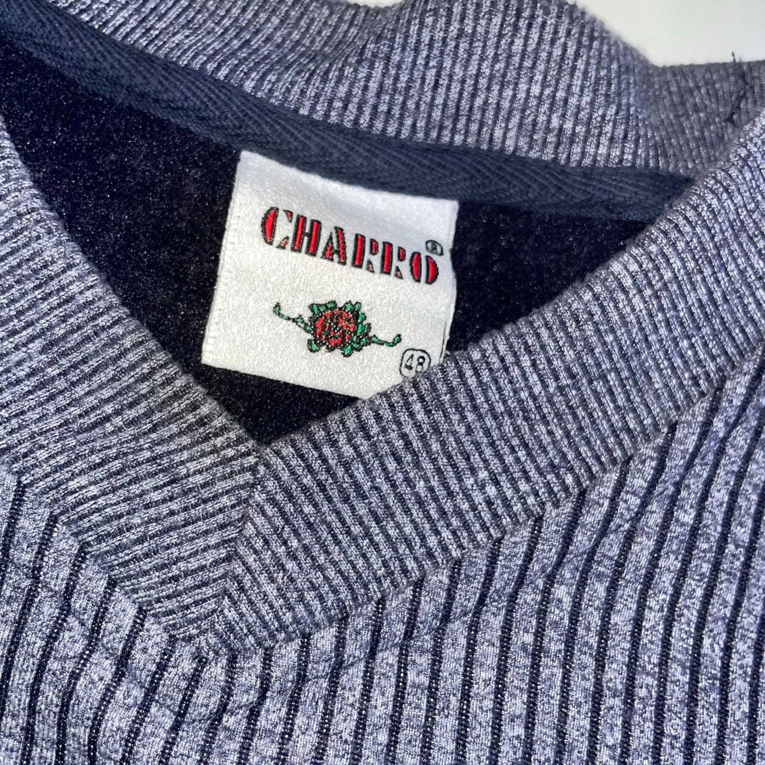 Vintage men grey Charro thick V-neck sweatshirt in L|L30 W20| SKU 5552