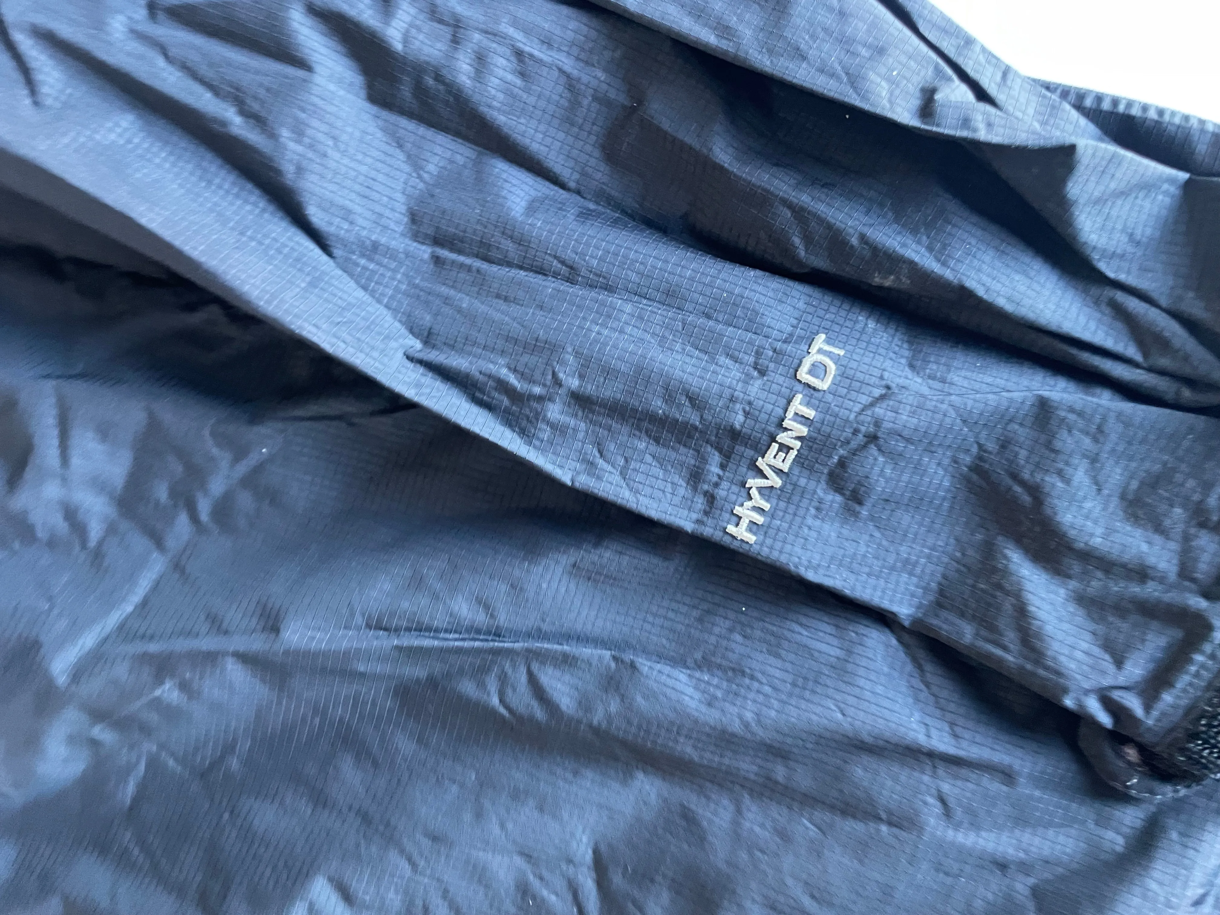 Vintage The North face Hyvent water proof black rain hooded jacket in L|L30W23|SKU 4411